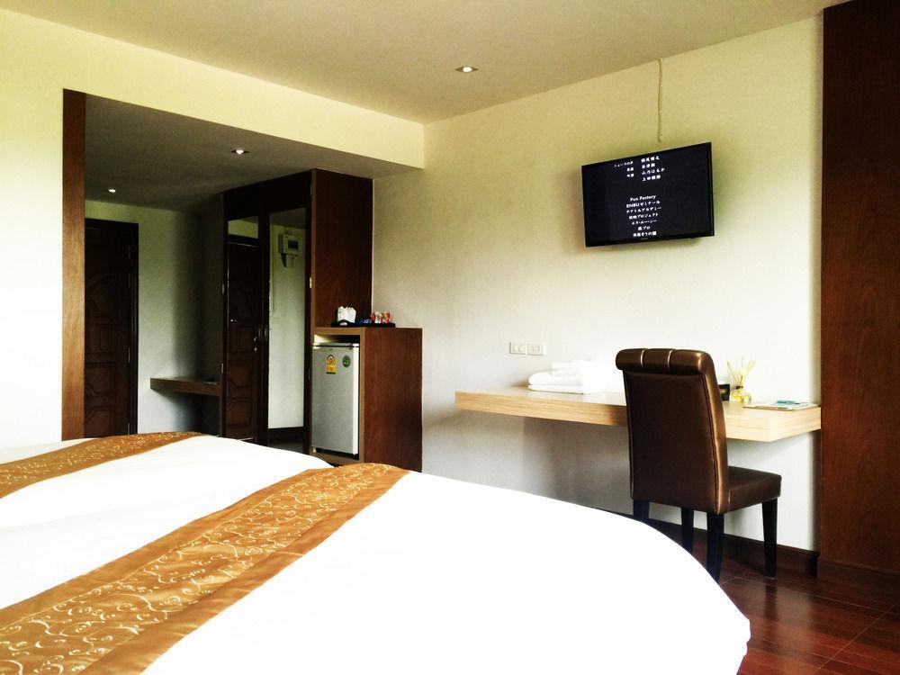 Nh Elegant Hotel Sakon Nakhon Exterior photo