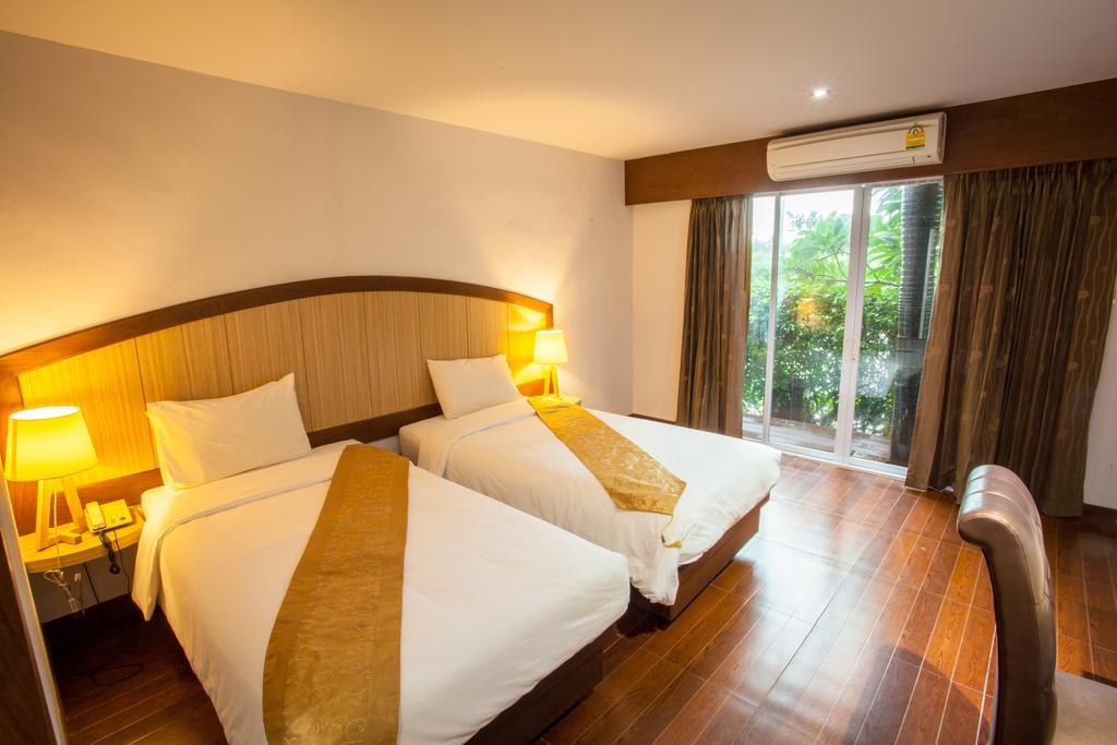 Nh Elegant Hotel Sakon Nakhon Exterior photo